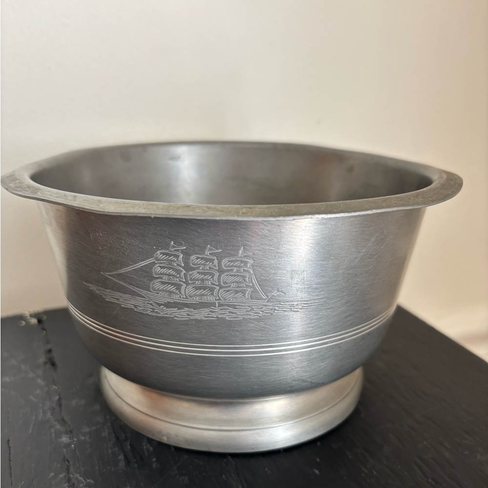Vintage Stieff pewter ship/line engraved bowl